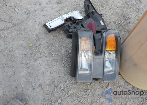 2020 Chevrolet Silverado 1500 4Wd Short Bed Custom z USA, uszkodzony, nr VIN 1GCPYBEK3LZ191443